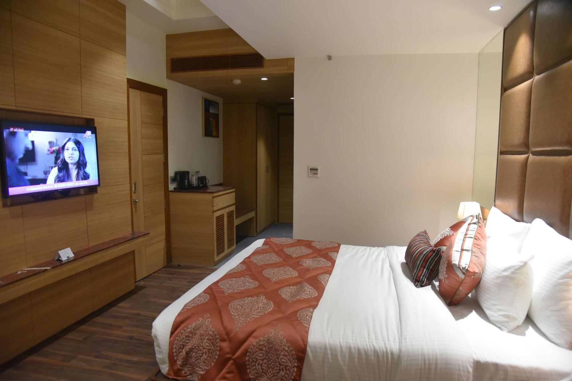 Best Western La Vista Pathānkot Dış mekan fotoğraf