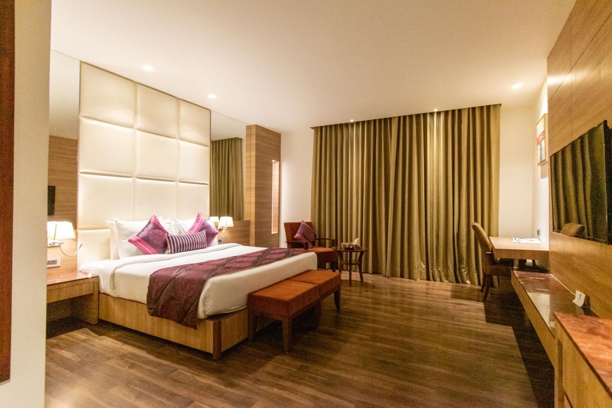 Best Western La Vista Pathānkot Dış mekan fotoğraf