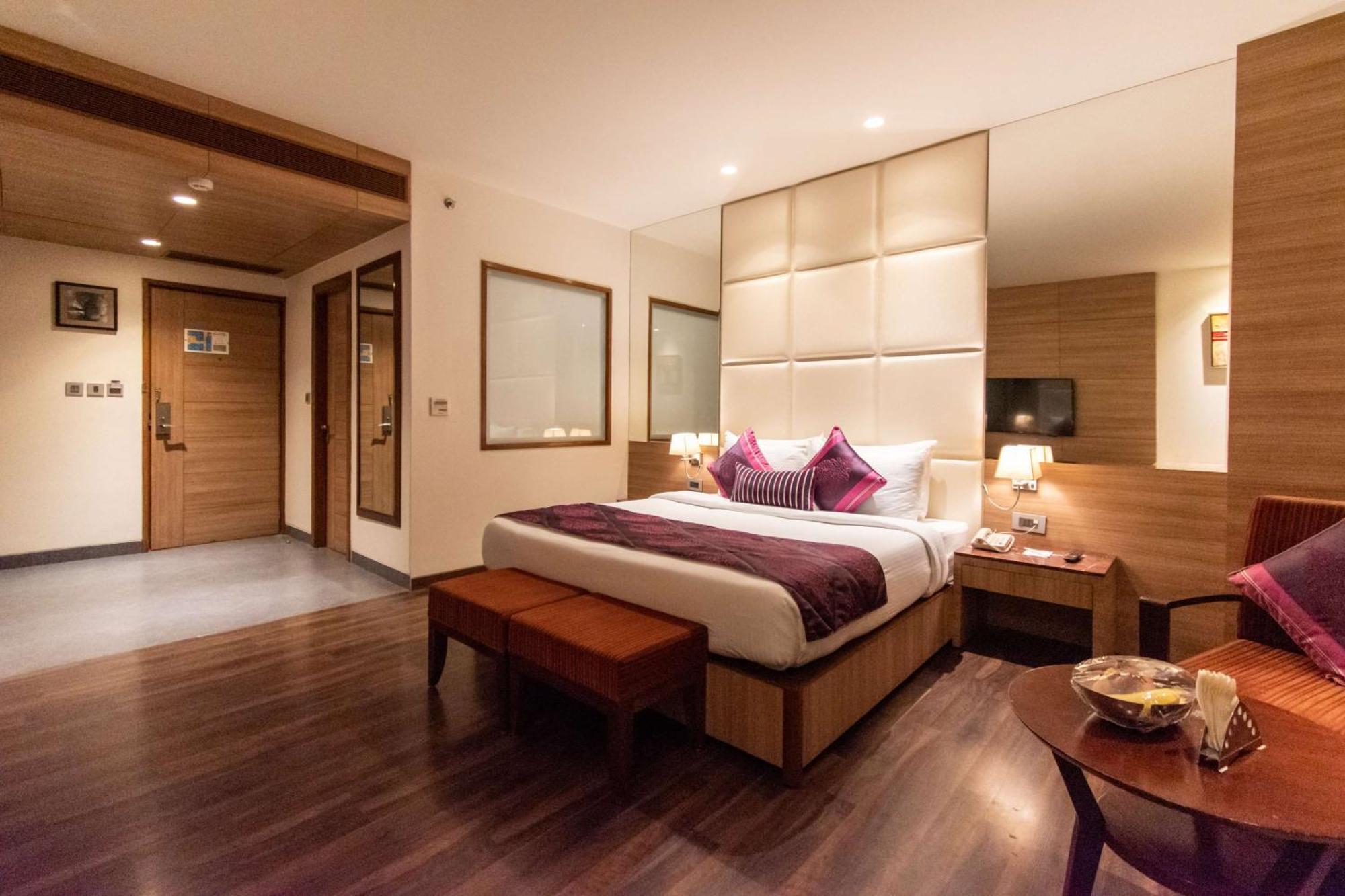 Best Western La Vista Pathānkot Dış mekan fotoğraf