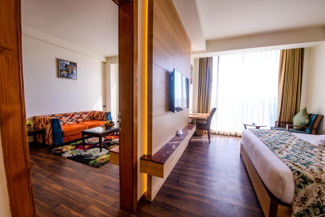 Best Western La Vista Pathānkot Dış mekan fotoğraf